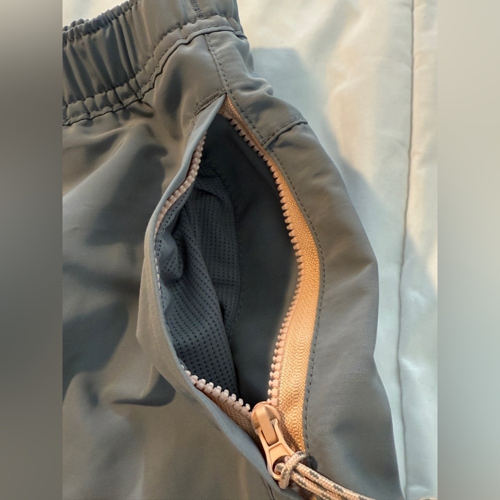 Fabletics Wander Hike Pants Womens XL Gray Belt Pockets Anti Chafe Athleisure - Picture 15 of 16